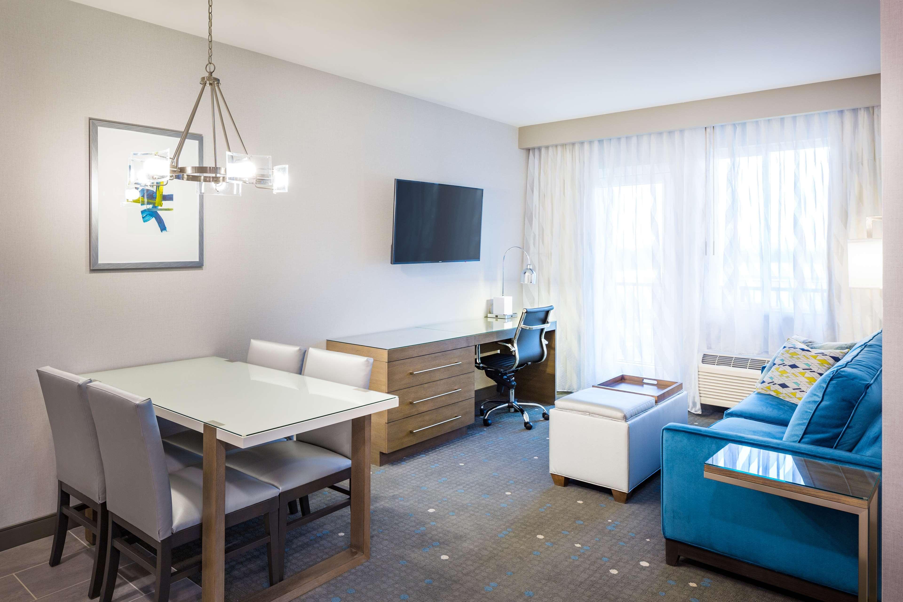 Best Western Premier Hotel At Fisher'S Landing Vancouver Exteriér fotografie