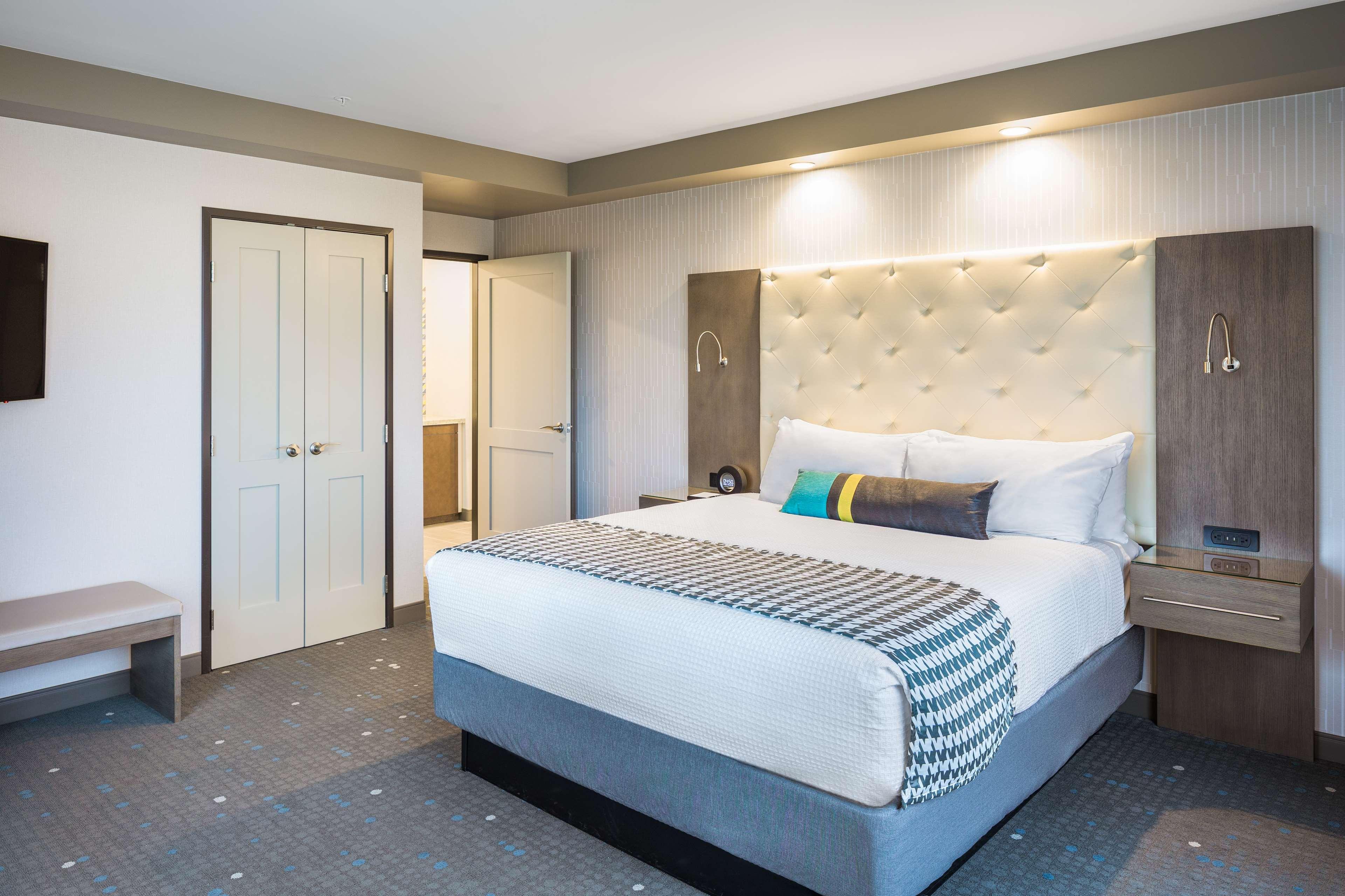 Best Western Premier Hotel At Fisher'S Landing Vancouver Exteriér fotografie