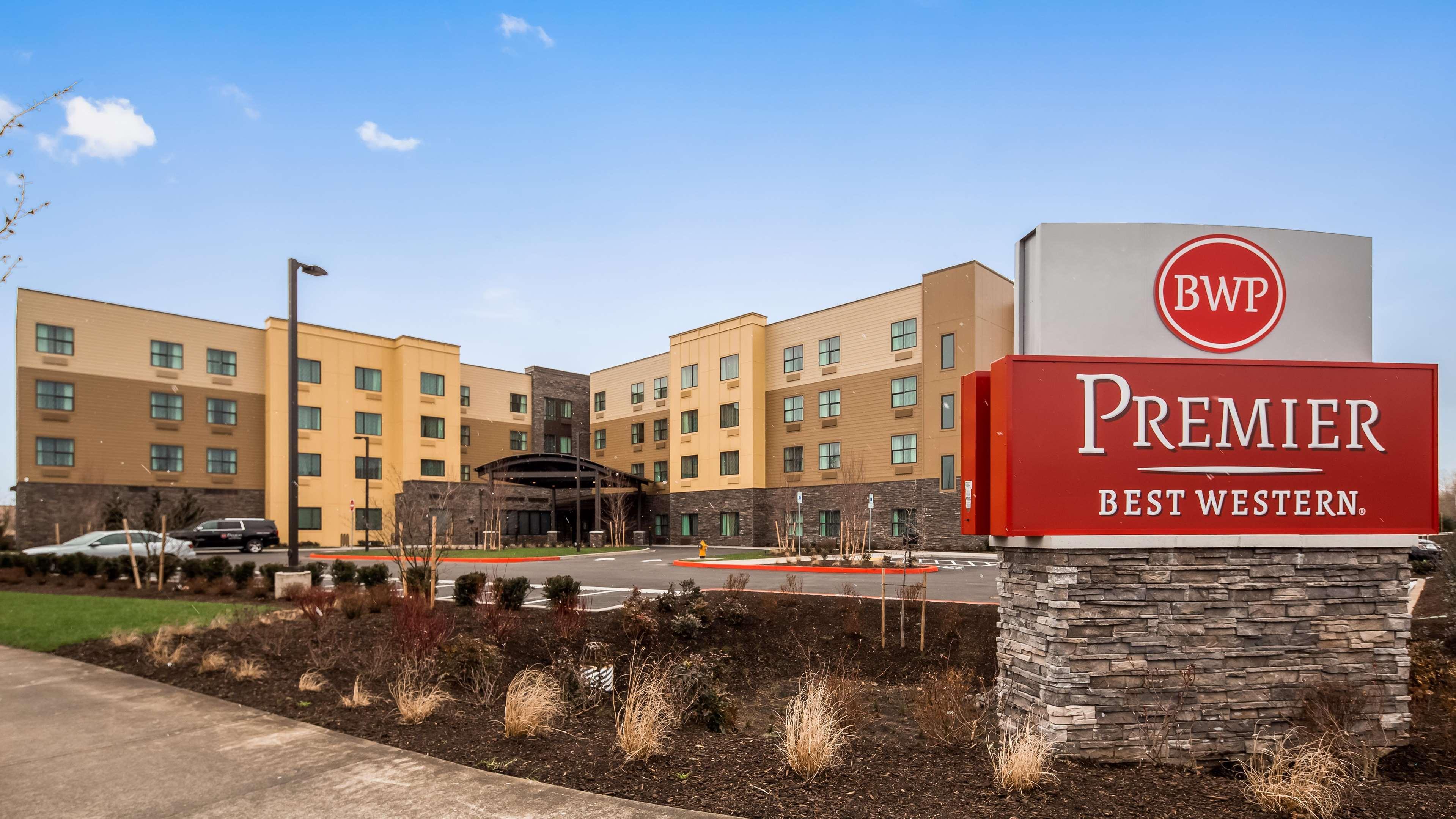 Best Western Premier Hotel At Fisher'S Landing Vancouver Exteriér fotografie