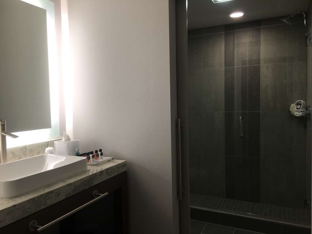 Best Western Premier Hotel At Fisher'S Landing Vancouver Pokoj fotografie